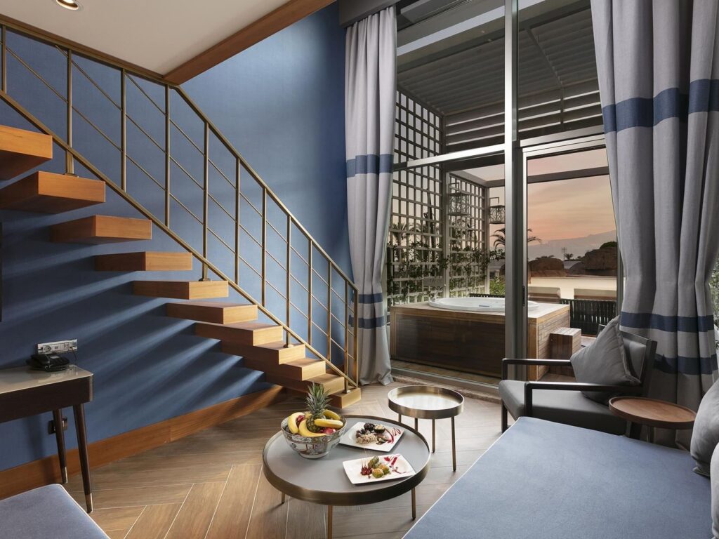 043-titanic-deluxe-lara-duplex-suite_standard