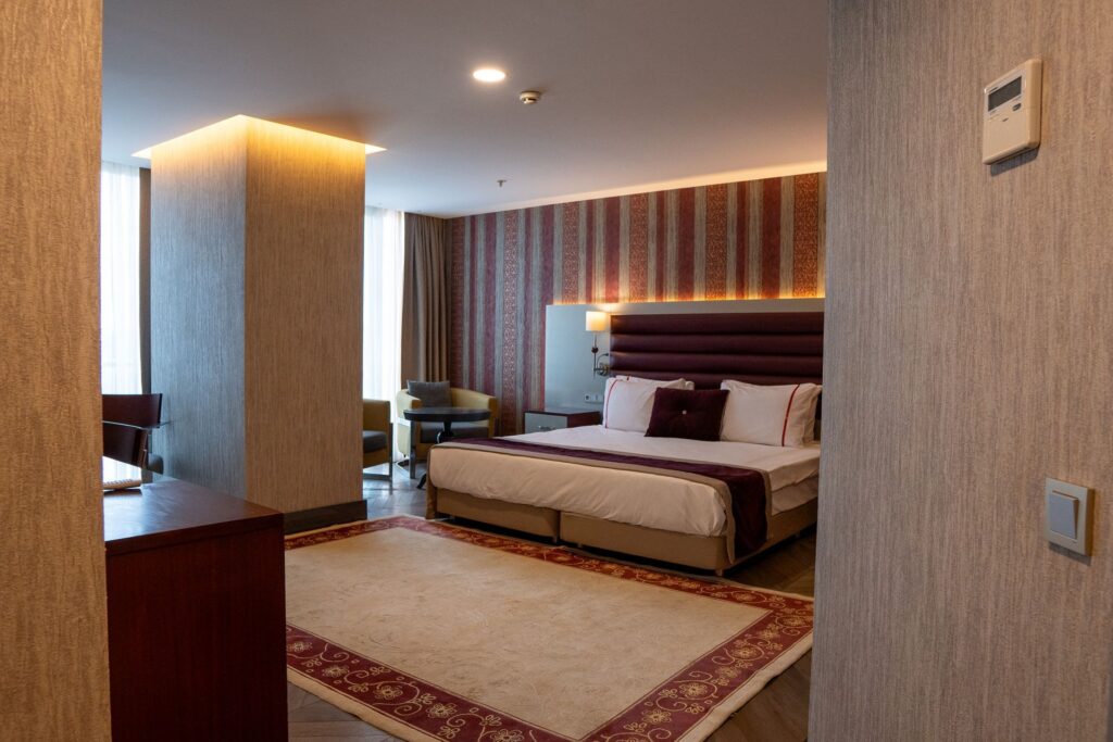 Serap_Dogramaci_Suite1-1920w