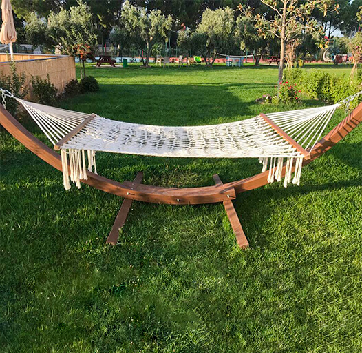 geyikli-troya-hotel-bahce-hamak
